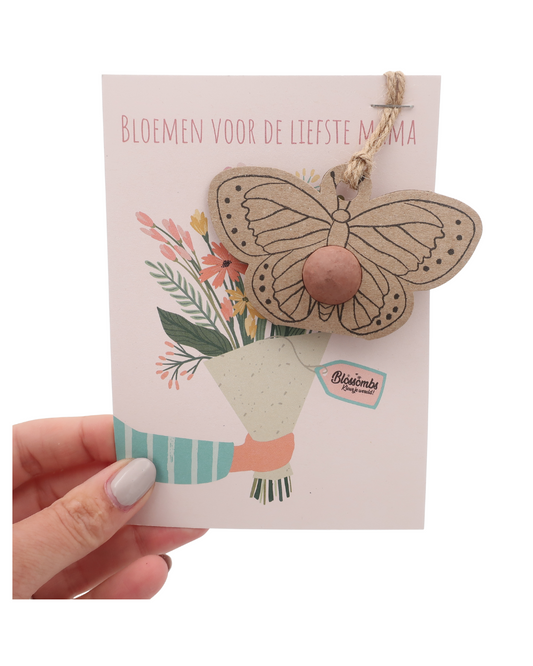 Handgemaakte kaart van Blossombs met biologisch zaadbommetje en hanger, perfect als origineel en duurzaam cadeau om je moeder te verrassen.