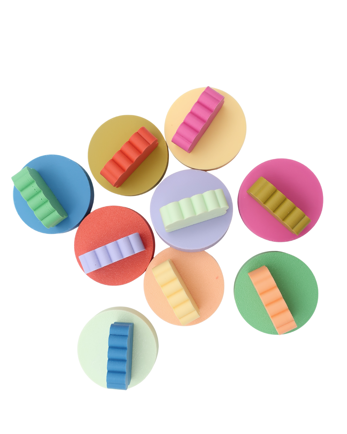 Minimalistische MUUSS kaarthouder in basishouder, ideaal voor persoonlijke galerijwand in woonkamer of werkplek