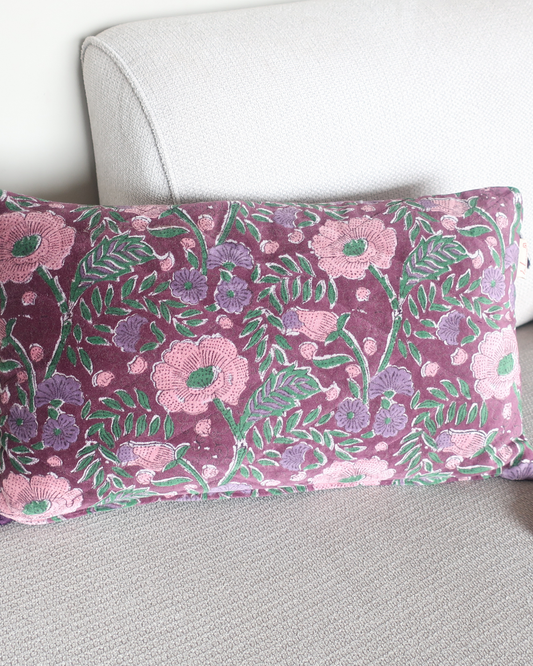 Velvet kussen Eleana in multi-purple met bloemenprint en kwastjes, 30x50 cm